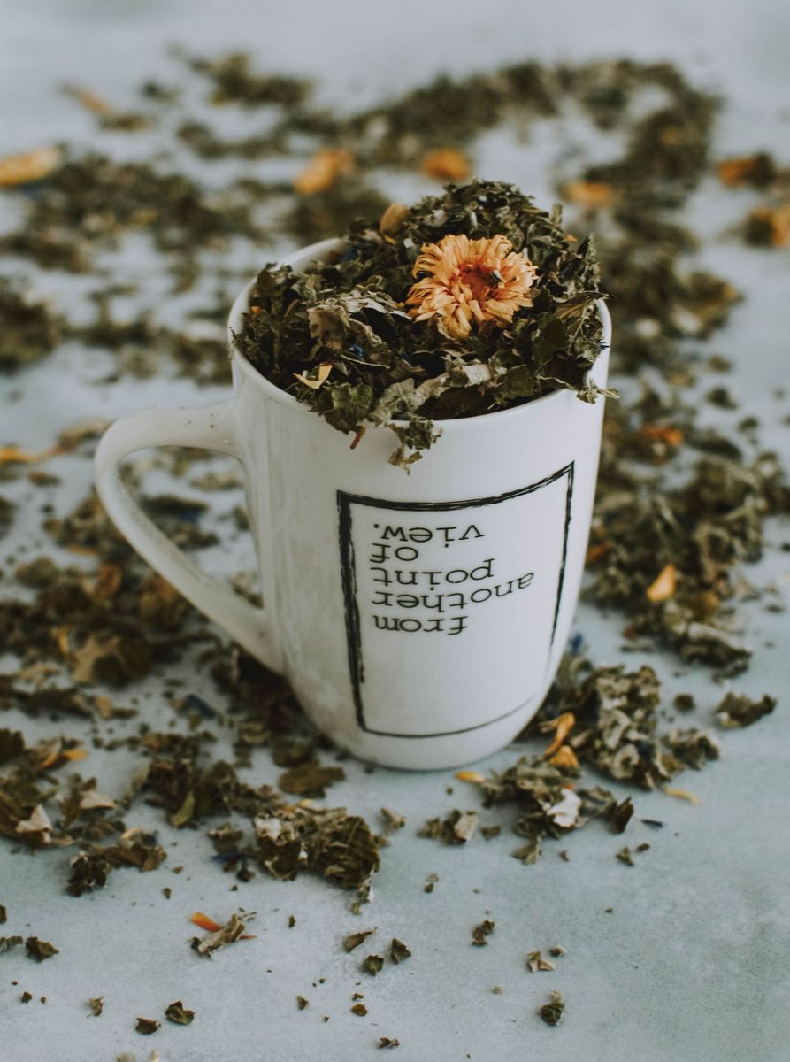 Soothing herbal tea set — gift for a family caregiver