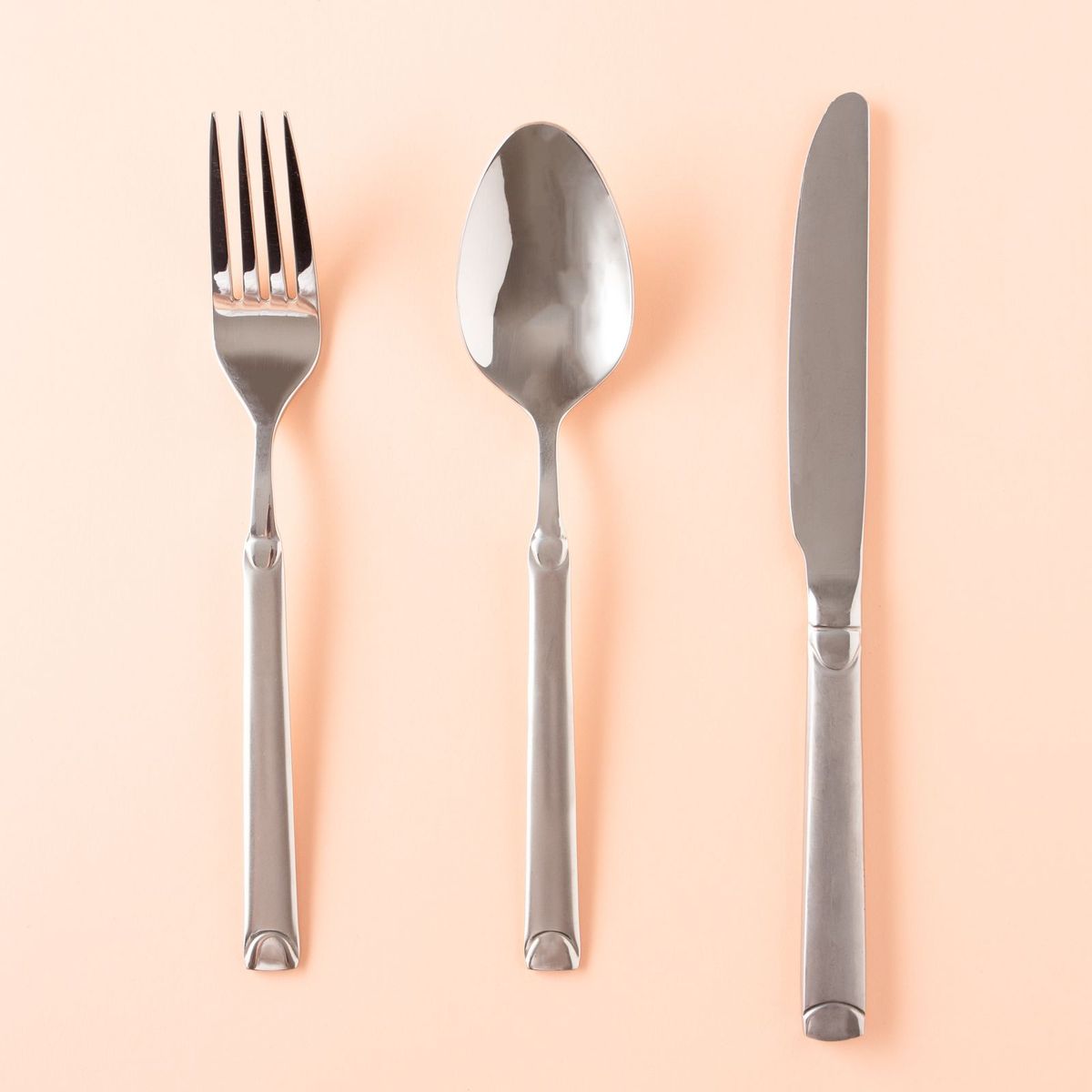 Non-slip easy-grip utensils — practical gift for seniors