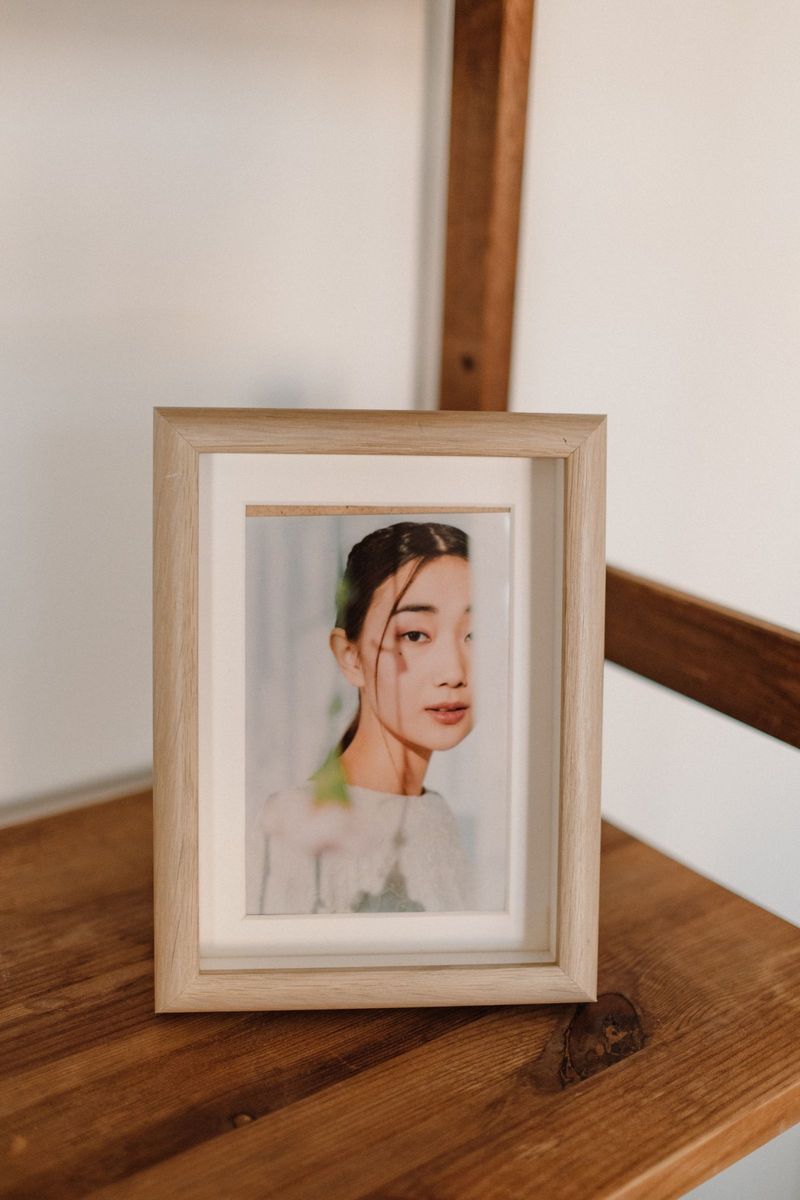 Wi-Fi digital photo frame — retirement gift for women