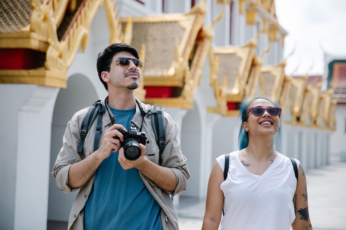 Guided-tour or experience gift card — travel gift for seniors