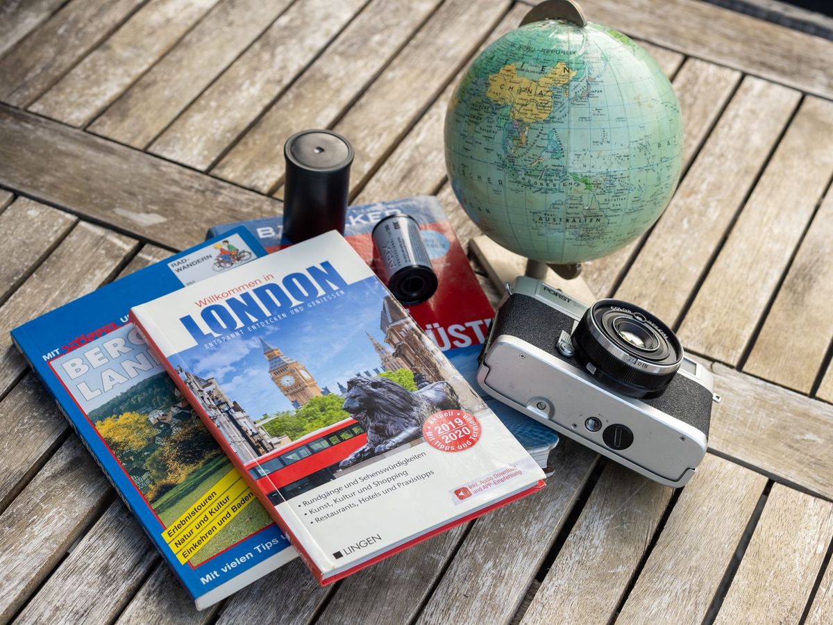 Pocket world travel guidebook — travel gift for seniors