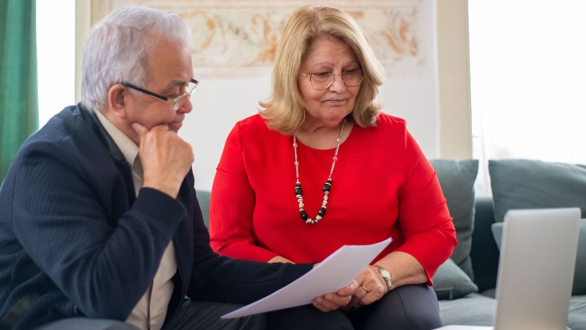 The Best Retirement Books If You're Behind (2026): What to Read at 55 With Not Enough Saved