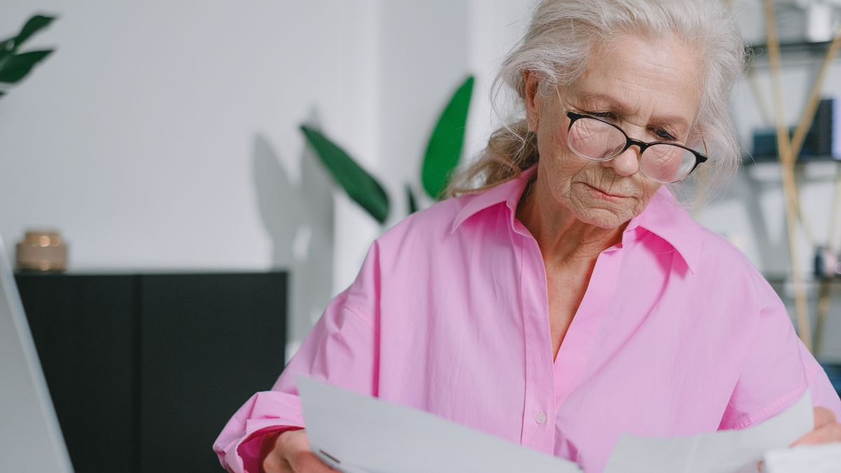 The Best Social Security Books for Women (2026): What to Read Before You Claim as a Widow or Ex-Wife