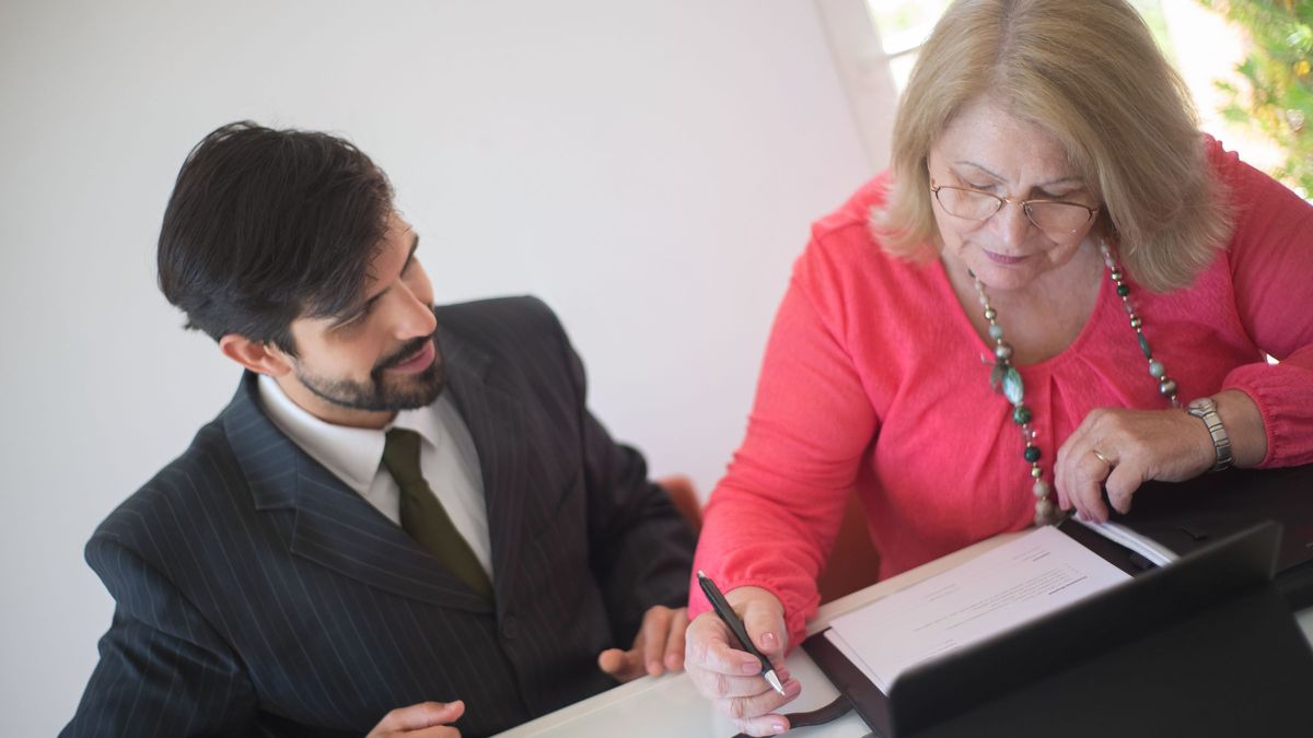 What If You Can't Afford a Divorce Lawyer?