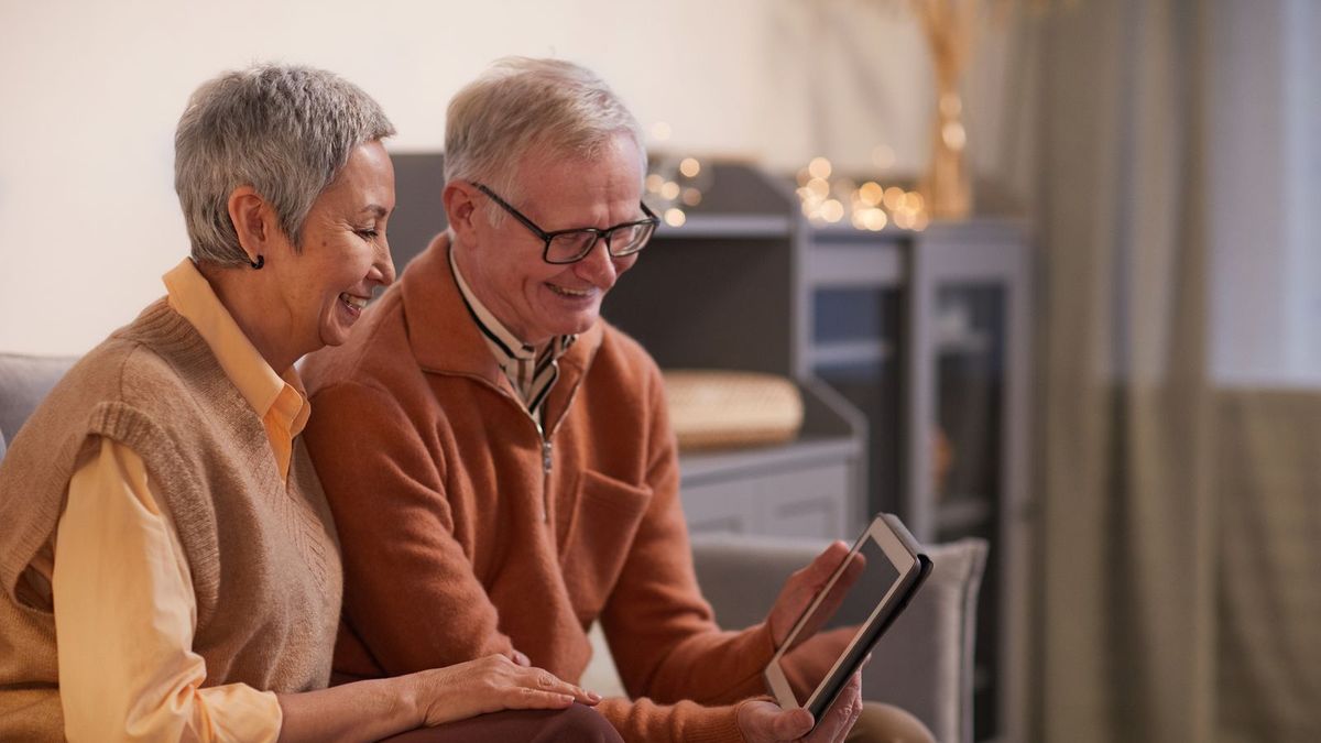 Medicare Advantage vs. Medigap: How to Choose